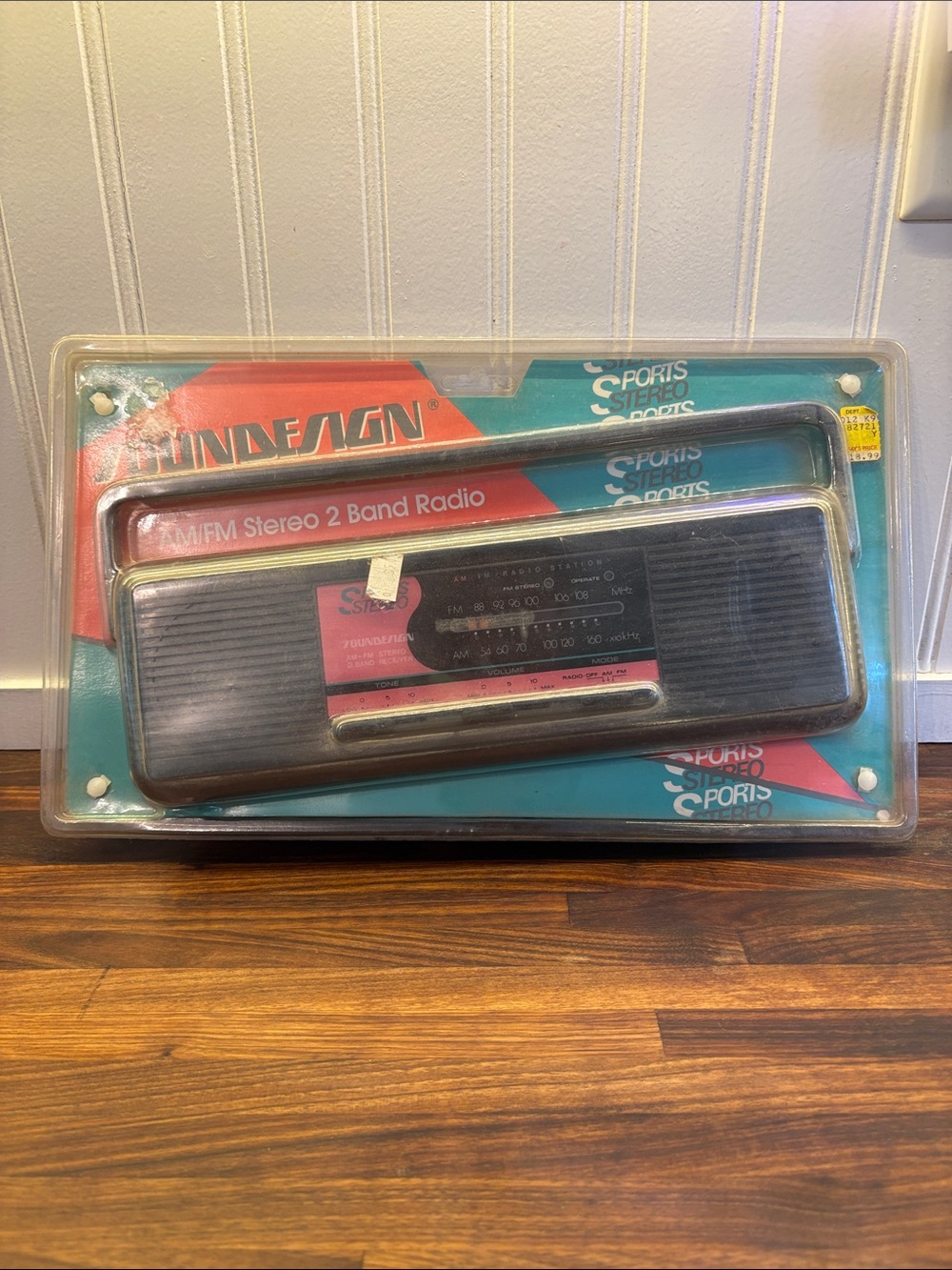 AM/FM Stereo Portable Radio in Black